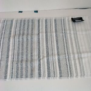 Tommy Bahama Navy and White Small Towels